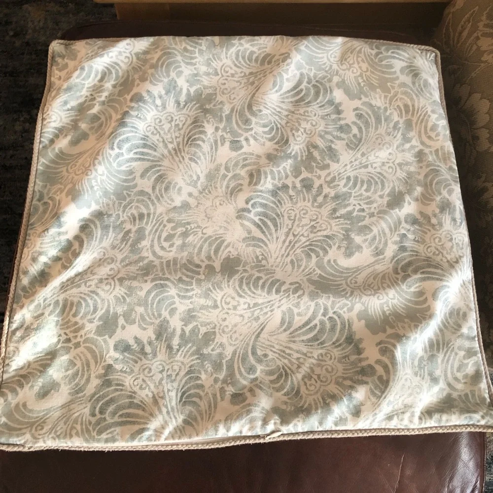 POTTERY BARN Pillow Cushion W/Down Insert Floral 20”